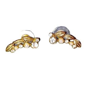 Women’s Gold Diamond And Pearl Crawling Stud Earrings. Super Cute. Make An Offer